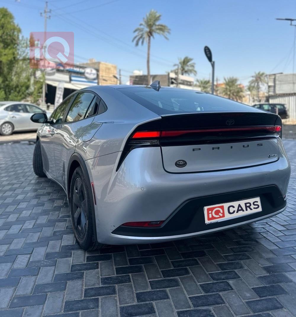 تويوتا بريوس